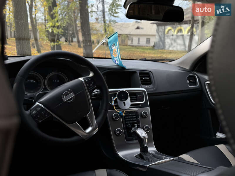 Седан Volvo S60 2013 в Києві фото 33 Седан Volvo S60 2013 в Києві