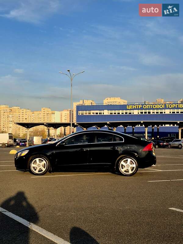 Седан Volvo S60 2012 в Киеве