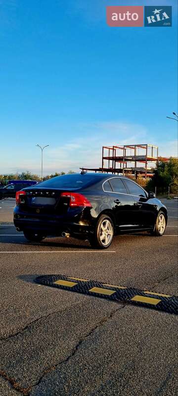 Седан Volvo S60 2012 в Киеве