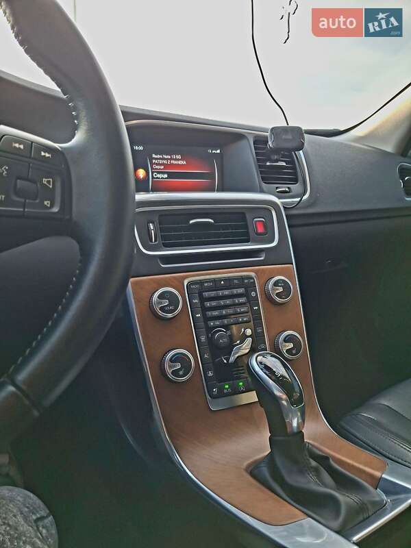 Седан Volvo S60 2016 в Львове