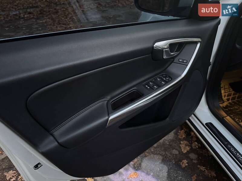 Седан Volvo S60 2017 в Житомирі