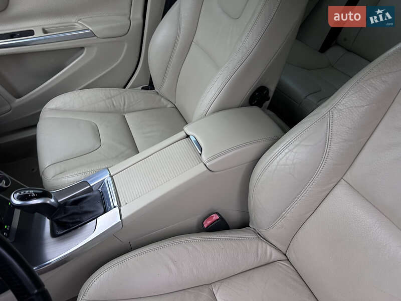 Седан Volvo S60 2014 в Нововолынске