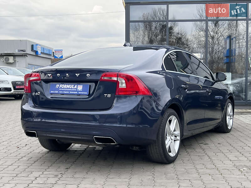 Седан Volvo S60 2014 в Нововолынске