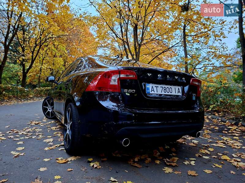 Седан Volvo S60 2012 в Ивано-Франковске