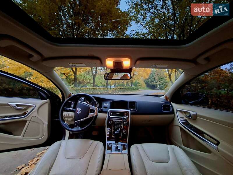 Седан Volvo S60 2012 в Ивано-Франковске