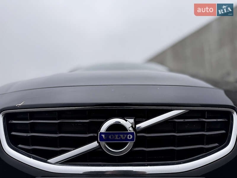 Седан Volvo S60 2013 в Львове