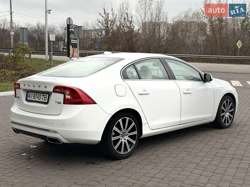 Седан Volvo S60 2016 в Києві
