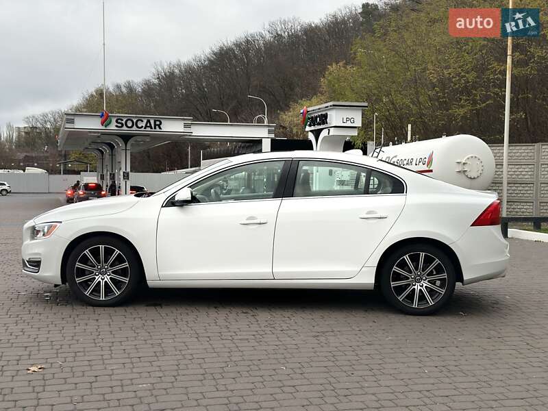 Седан Volvo S60 2016 в Києві