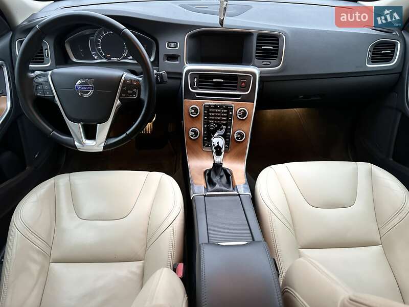 Седан Volvo S60 2016 в Києві