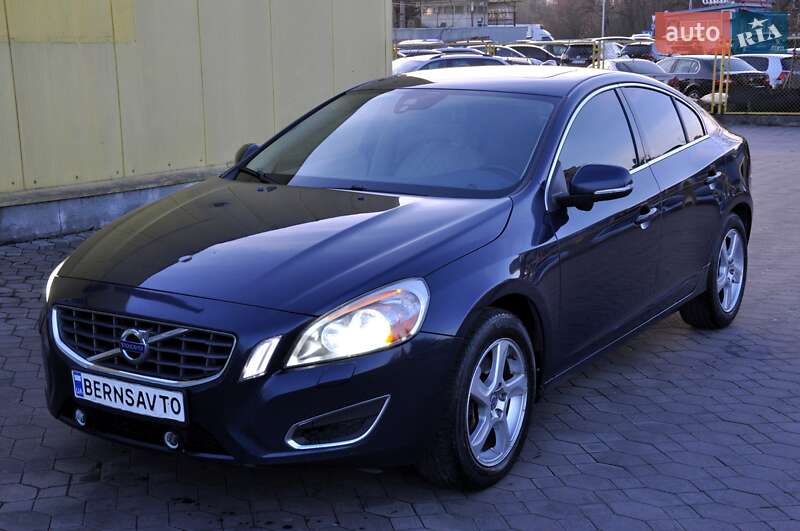Седан Volvo S60 2012 в Львове