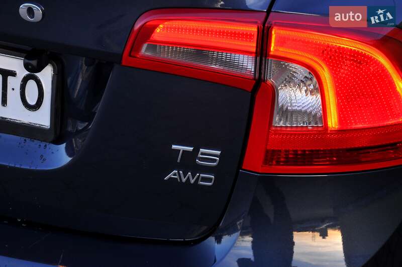 Седан Volvo S60 2012 в Львове