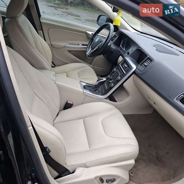 Седан Volvo S60 2015 в Отынии фото 4 Седан Volvo S60 2015 в Отынии
