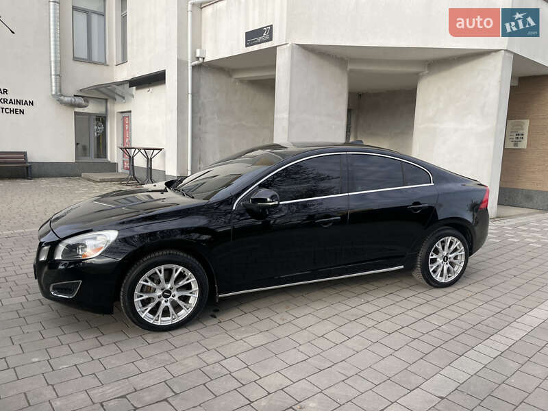 Седан Volvo S60 2012 в Івано-Франківську