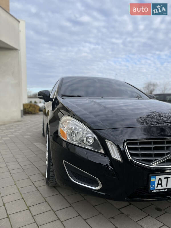 Седан Volvo S60 2012 в Івано-Франківську