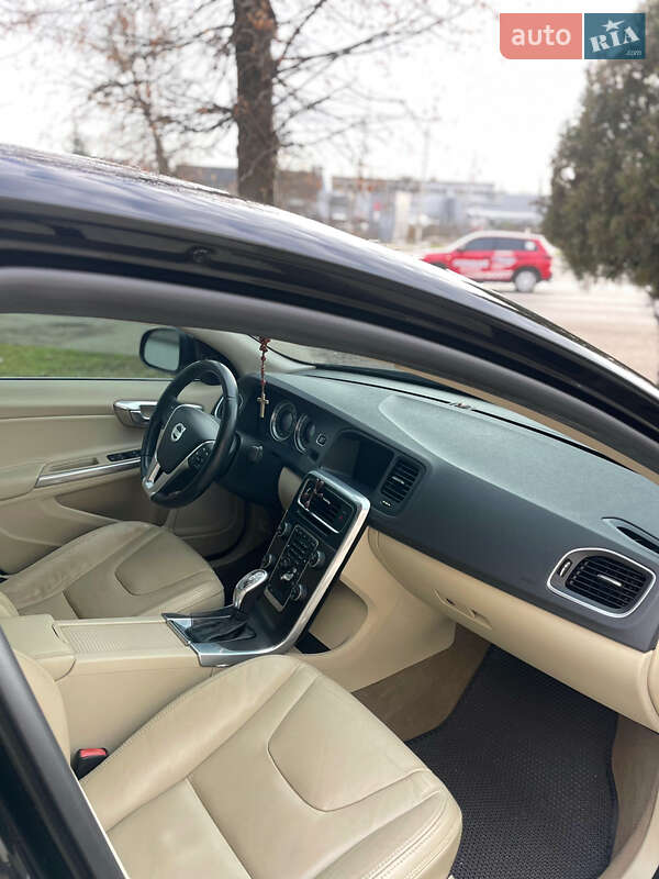 Седан Volvo S60 2012 в Івано-Франківську