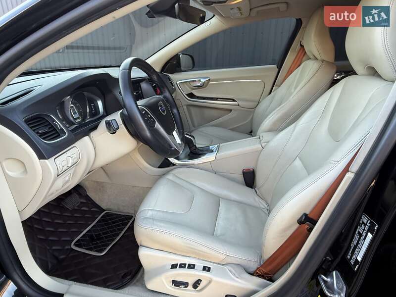 Седан Volvo S60 2015 в Борисполе
