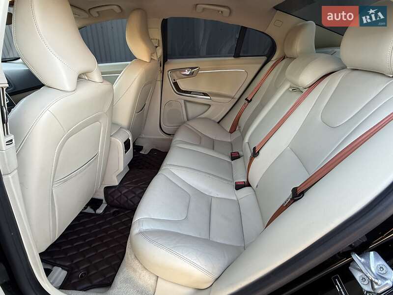 Седан Volvo S60 2015 в Борисполе