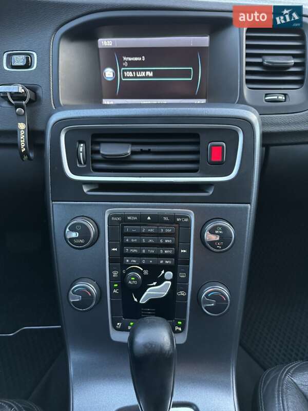 Седан Volvo S60 2011 в Киеве