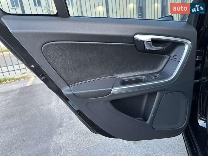 Седан Volvo S60 2011 в Киеве