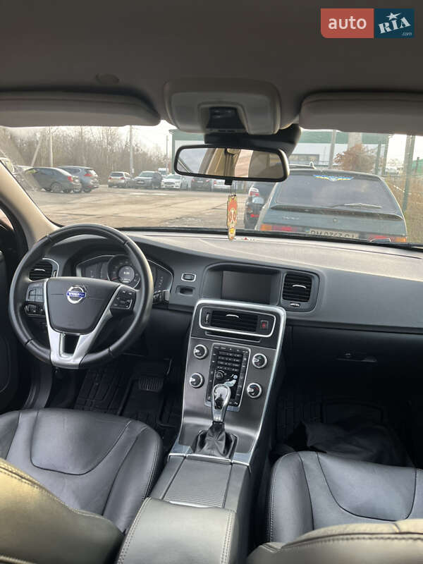 Седан Volvo S60 2016 в Киеве