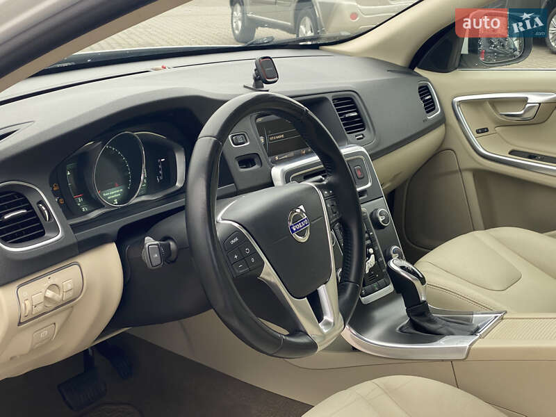 Седан Volvo S60 2014 в Києві фото 10 Седан Volvo S60 2014 в Києві