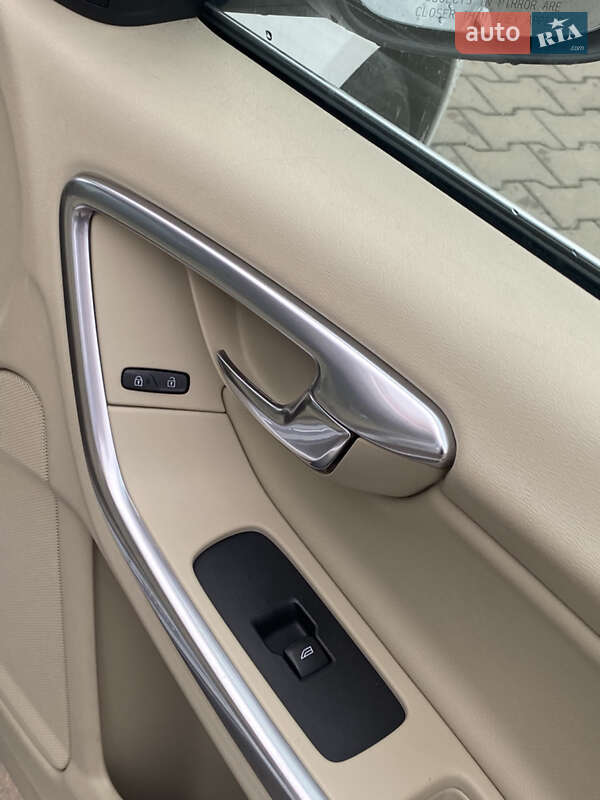 Седан Volvo S60 2014 в Києві фото 27 Седан Volvo S60 2014 в Києві