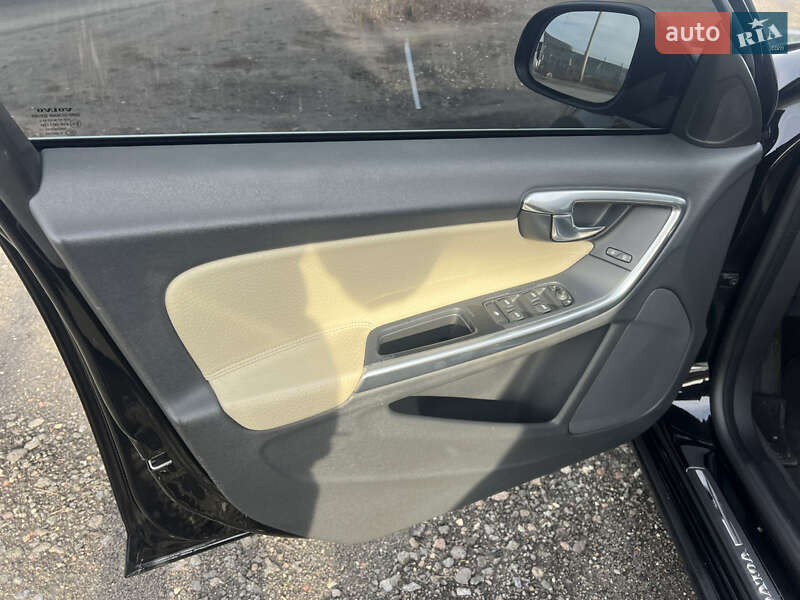 Седан Volvo S60 2012 в Києві