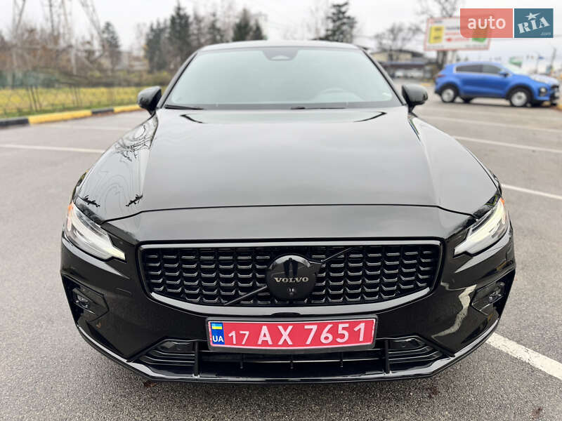 Седан Volvo S60 2023 в Киеве