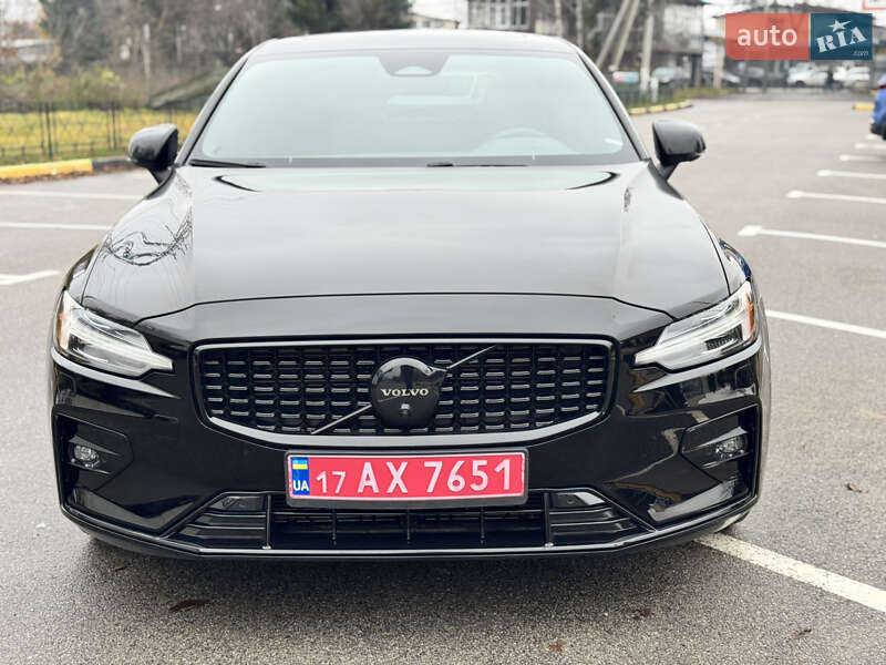 Седан Volvo S60 2023 в Киеве
