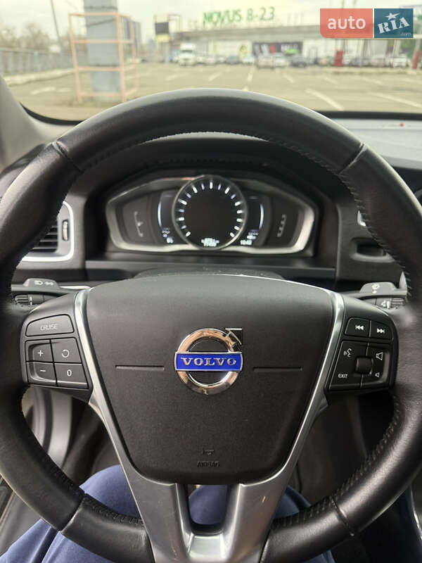 Седан Volvo S60 2015 в Києві фото 11 Седан Volvo S60 2015 в Києві