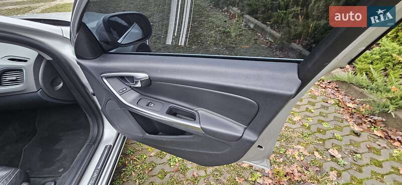 Седан Volvo S60 2013 в Харькове