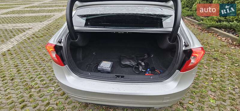 Седан Volvo S60 2013 в Харькове