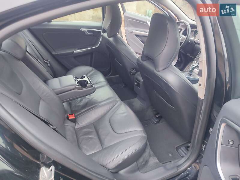 Седан Volvo S60 2013 в Костополе