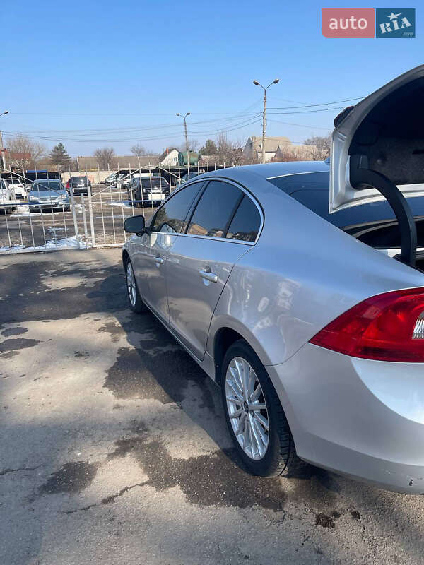 Седан Volvo S60 2011 в Запорожье