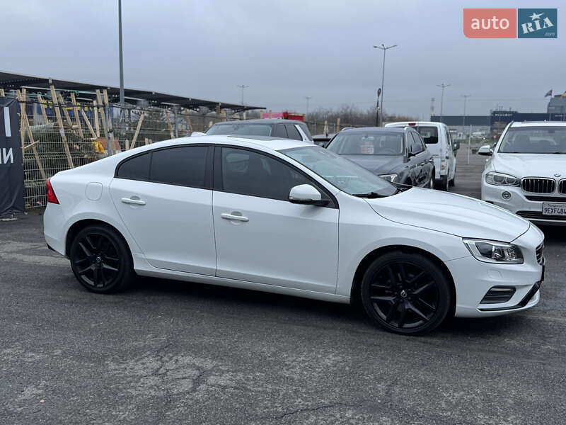 Седан Volvo S60 2017 в Львове