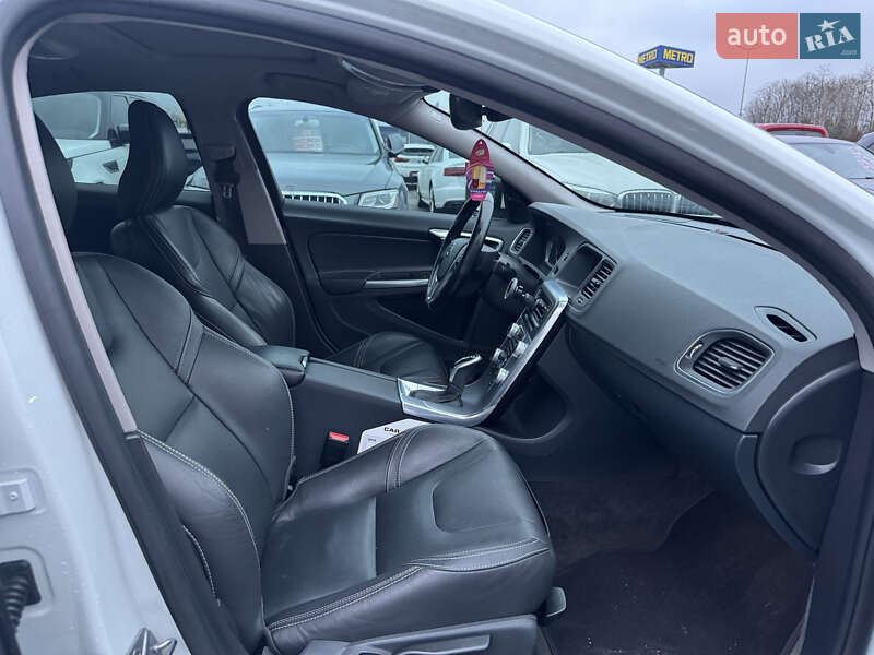 Седан Volvo S60 2017 в Львове