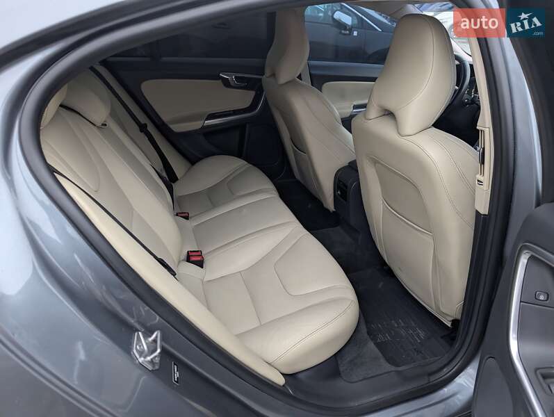 Седан Volvo S60 2017 в Ровно