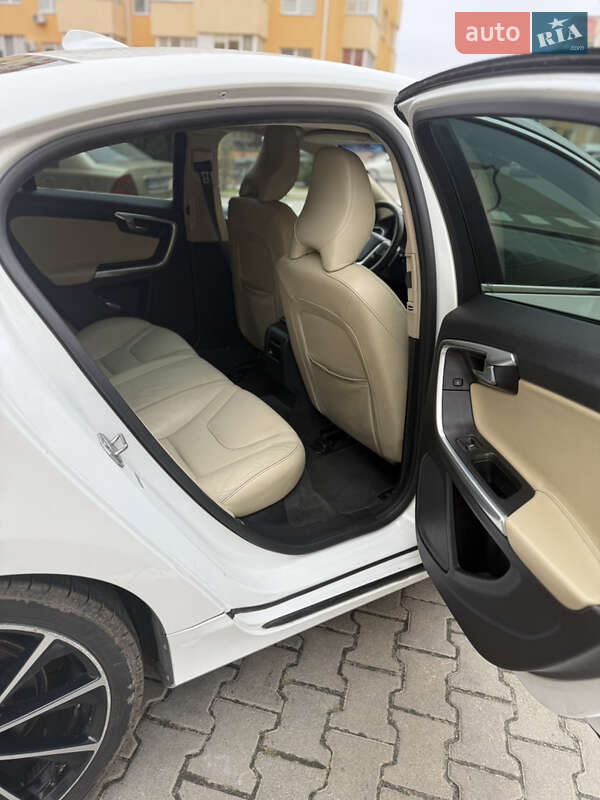 Седан Volvo S60 2016 в Софиевской Борщаговке фото 16 Седан Volvo S60 2016 в Софиевской Борщаговке