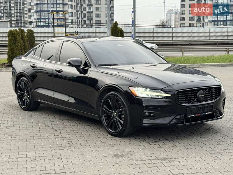 Седан Volvo S60 2024 в Киеве
