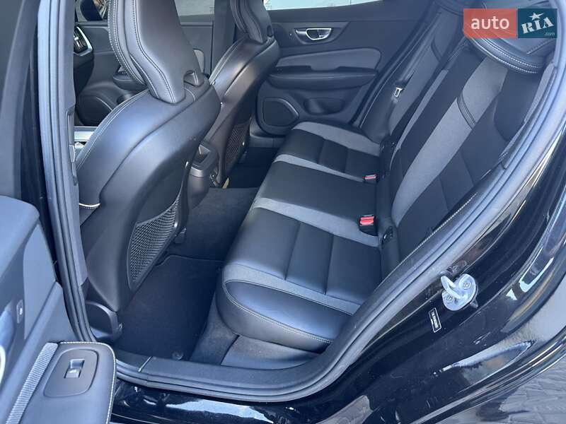 Седан Volvo S60 2024 в Киеве