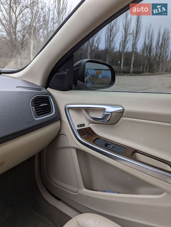 Седан Volvo S60 2013 в Запорожье