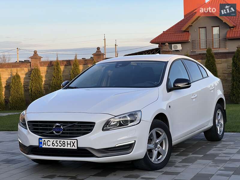 Седан Volvo S60 2015 в Луцке