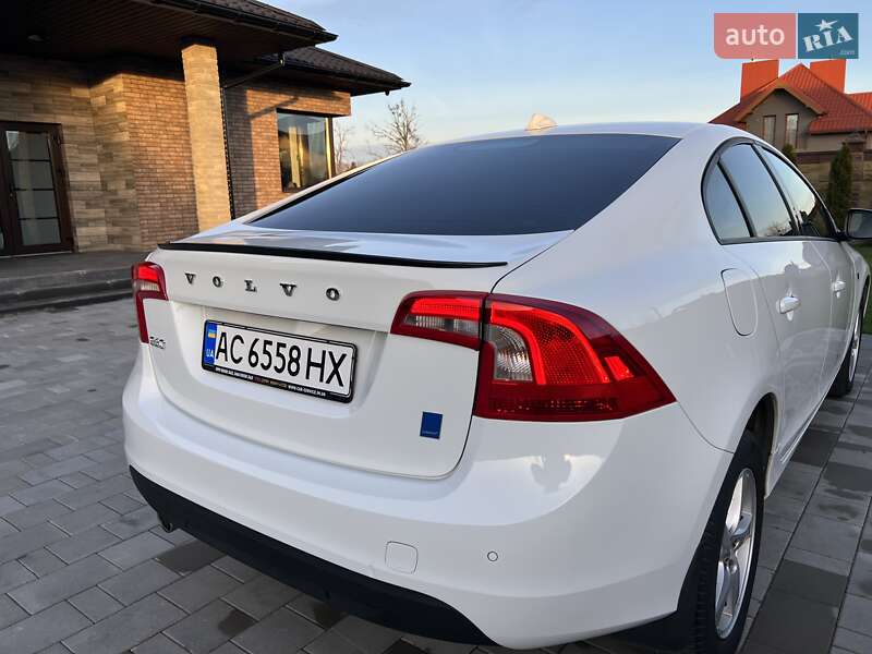 Седан Volvo S60 2015 в Луцке