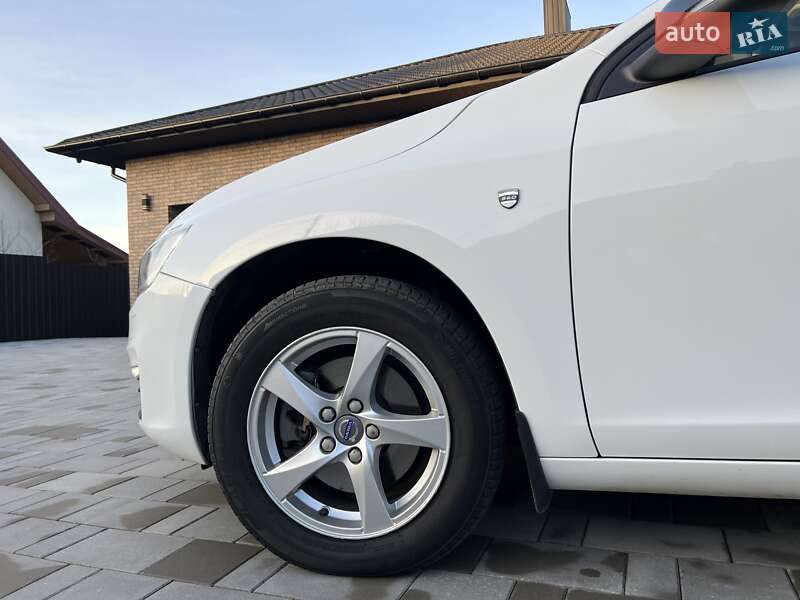 Седан Volvo S60 2015 в Луцке