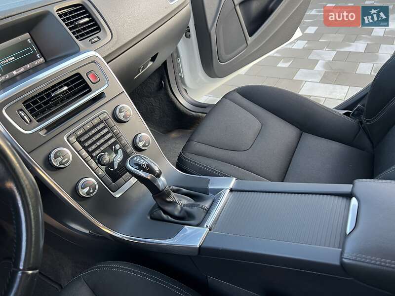 Седан Volvo S60 2015 в Луцке