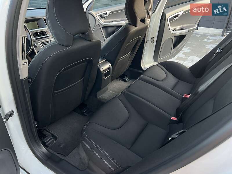 Седан Volvo S60 2015 в Луцке