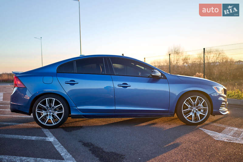 Седан Volvo S60 2017 в Ровно
