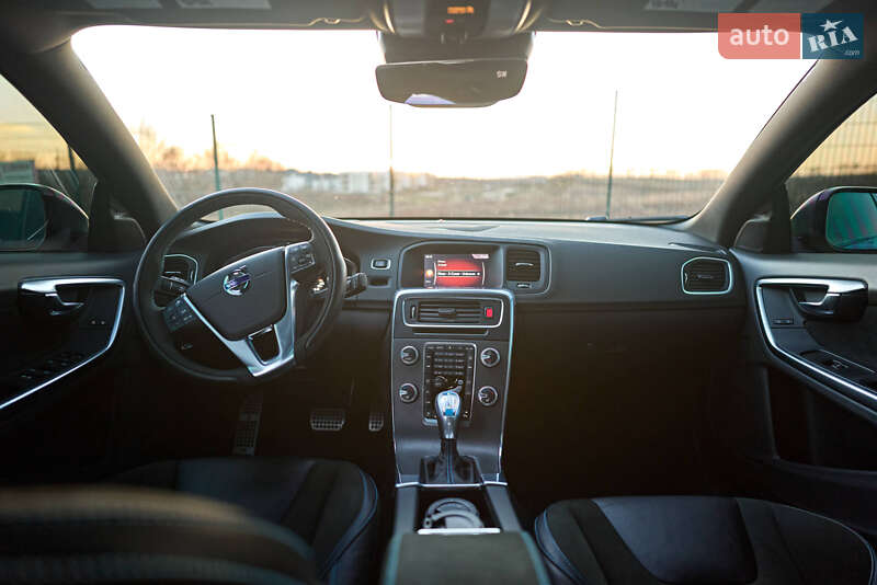 Седан Volvo S60 2017 в Ровно