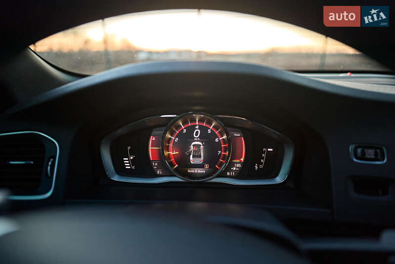 Седан Volvo S60 2017 в Ровно