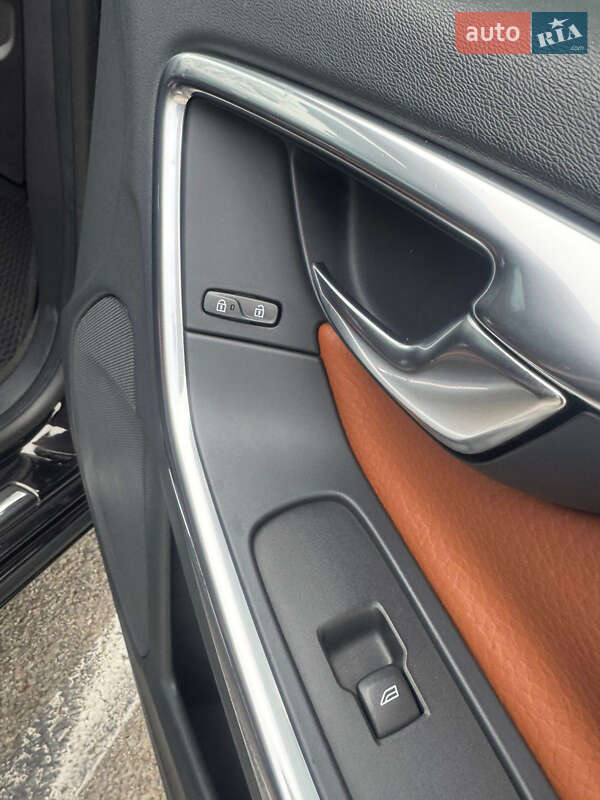 Седан Volvo S60 2011 в Житомире